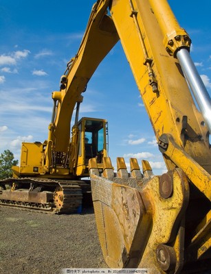 工程機(jī)械的力量 挖掘機(jī)圖片欣賞與應(yīng)用解析